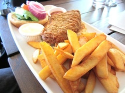 Chicken and chips at an Isle of Wight pub